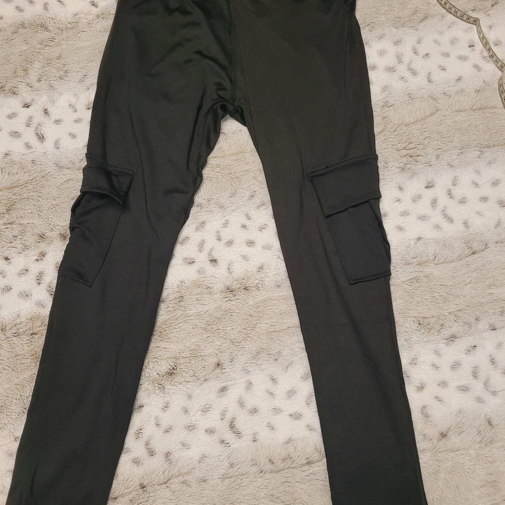 Leggings, w 4 pockets, Blk size Med. Brand New - Picture 3 of 12